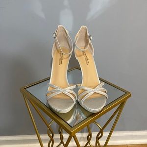 Badgley Mischka American Glamour Silver Rhinestone High Heels Size 10 NWT